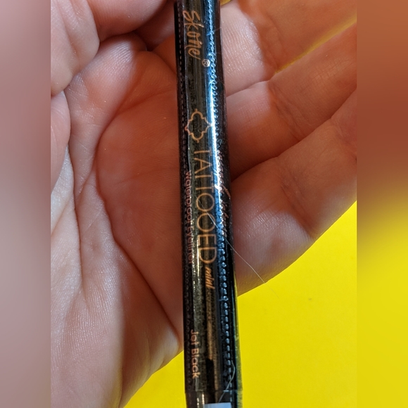 10 Piece Makeup Bundle - Picture 5 of 16